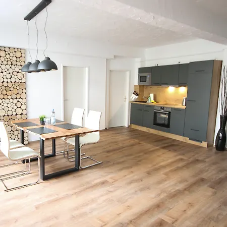Haus Shiralee - Warnemünde Apartment *